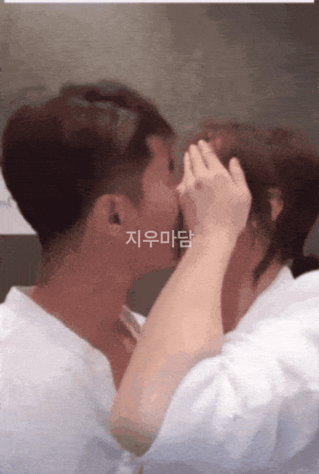 KakaoTalk_20250205_213246678_02.gif